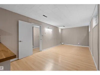 10428 64 AV NW NW photo 6