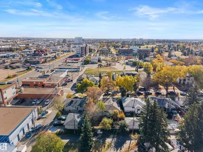 10428 64 AV NW NW photo 62
