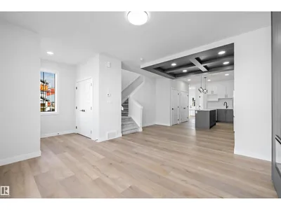 Edgemont (Edmonton) photo 4