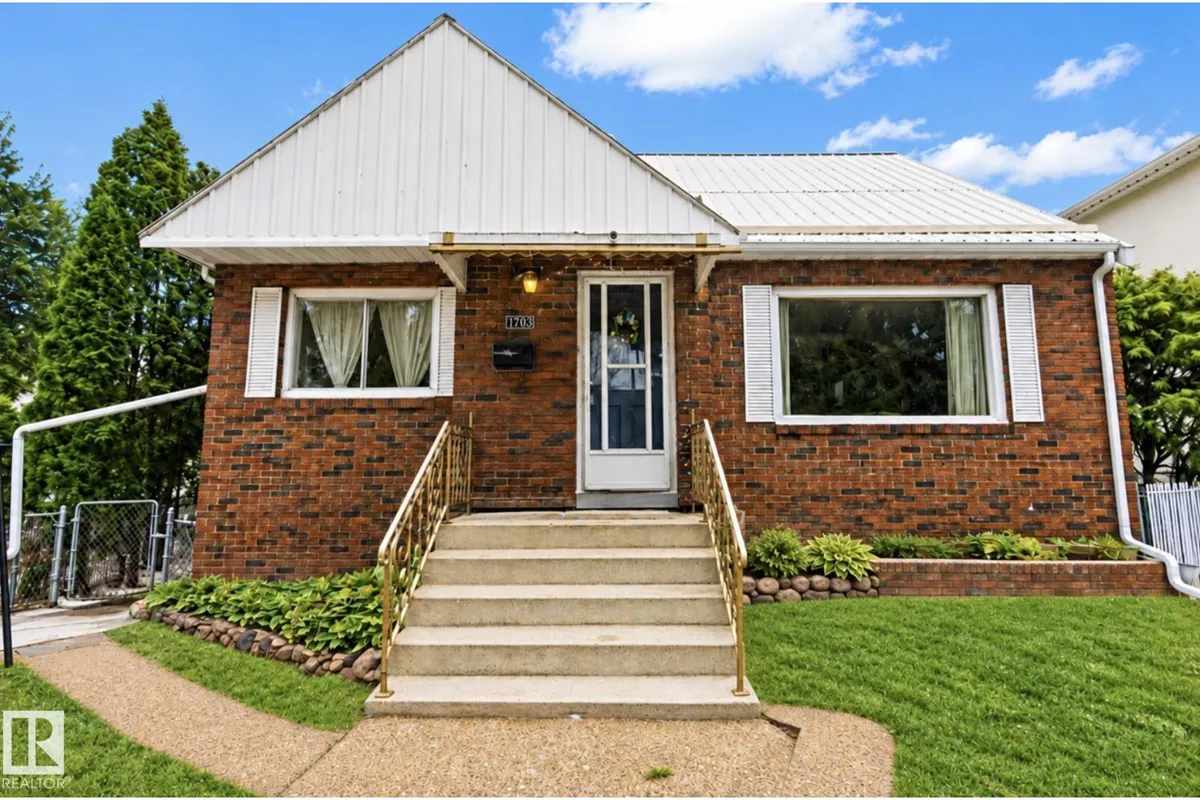 7703 77 AV NW exterior