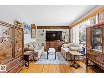 7703 77 AV NW photo 5