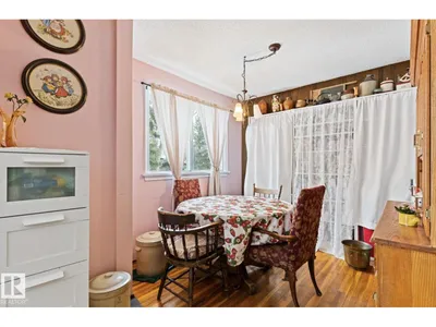 7703 77 AV NW photo 7