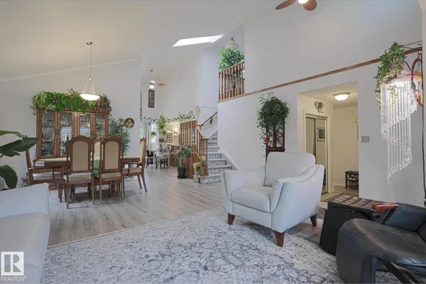 4424 124 AV NW photo 3