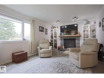 4424 124 AV NW photo 7