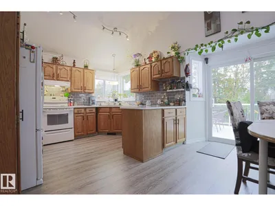 4424 124 AV NW photo 12