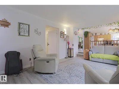 4424 124 AV NW photo 15