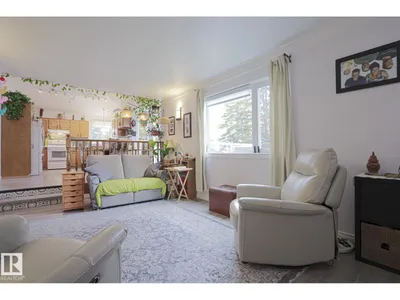 4424 124 AV NW photo 11