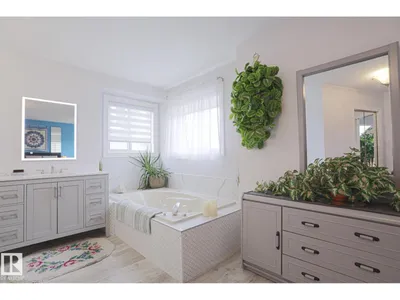 4424 124 AV NW photo 32