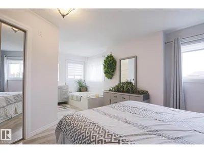 4424 124 AV NW photo 28