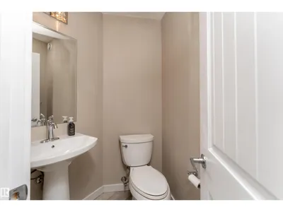 2914 18A AV NW photo 11