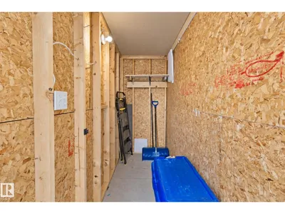 39 3111 142 AV NW photo 32