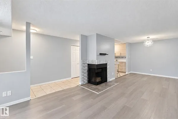 39 3111 142 AV NW photo 3