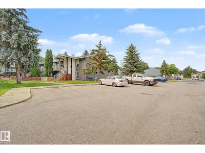 39 3111 142 AV NW photo 37