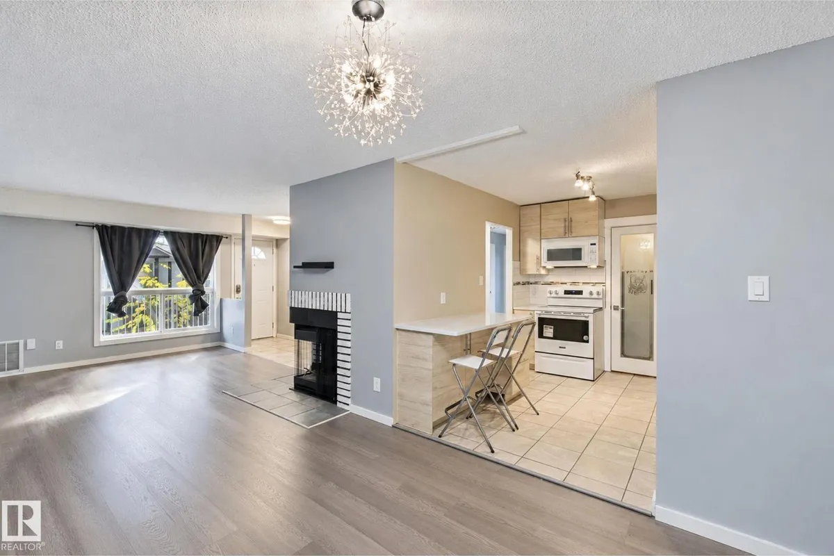 39 3111 142 AV NW exterior