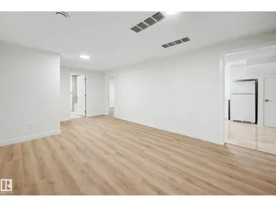 5707 90 AV NW photo 32