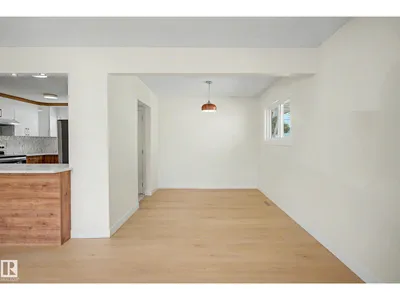 5707 90 AV NW photo 21