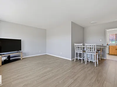 13436 135 ST NW photo 8
