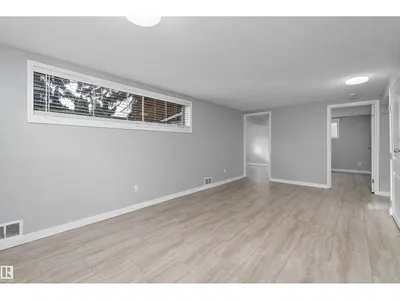8612 30 AV NW NW photo 42