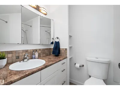 8612 30 AV NW NW photo 23