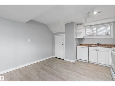 8612 30 AV NW NW photo 38