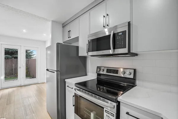 2345 139 AV NW photo 2