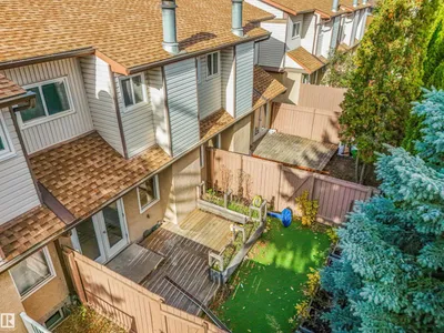 2345 139 AV NW photo 34