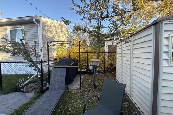186 305 Calahoo Rd photo 2