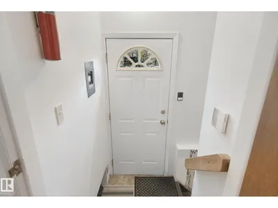 11639 134 ST NW photo 26