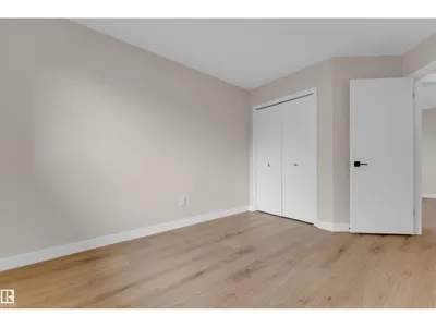 3527 44A AV NW photo 15