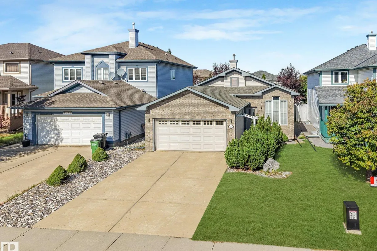 1271 ORMSBY LN NW exterior