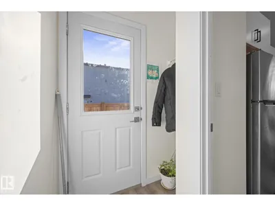 8009 120 AV NW photo 13