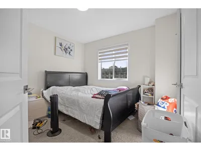 8009 120 AV NW photo 14