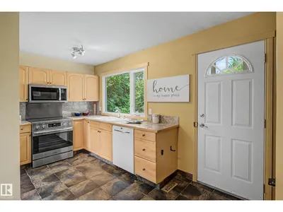 9516 129A AV NW photo 15