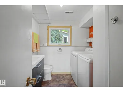 9516 129A AV NW photo 36