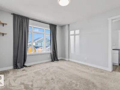 9815 227 ST NW photo 19