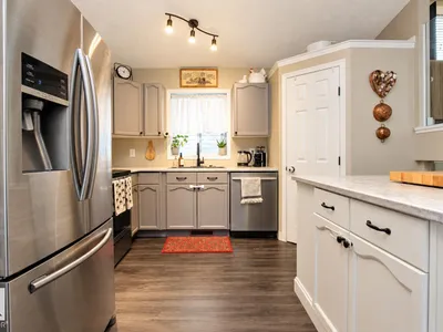2811 25 ST NW photo 8