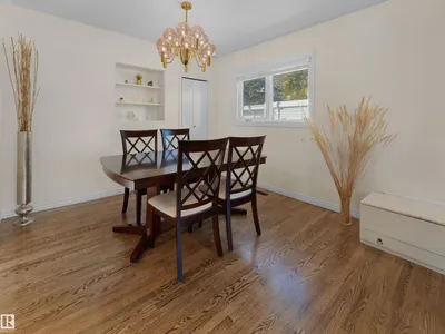 14527 86 AV NW photo 11