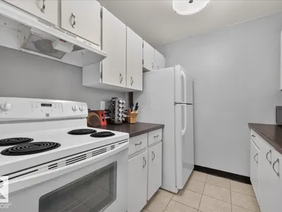 #206 10838 108 ST NW photo 25