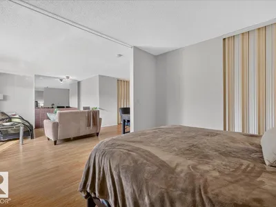 #206 10838 108 ST NW photo 39