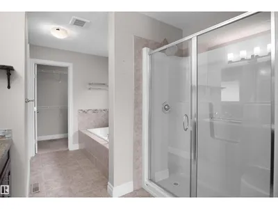 138 HENDERSON LI photo 33