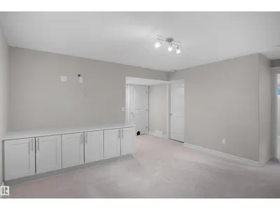 138 HENDERSON LI photo 45