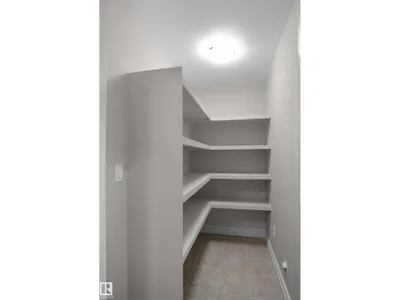 138 HENDERSON LI photo 53