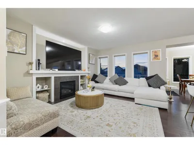 5932 12 AV SW photo 12