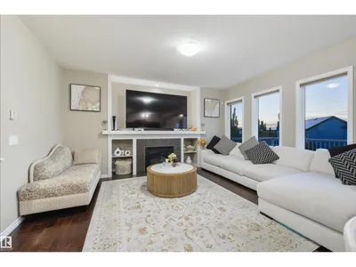 5932 12 AV SW photo 13
