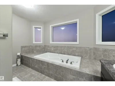 5932 12 AV SW photo 20