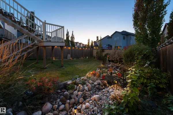 5932 12 AV SW photo 3