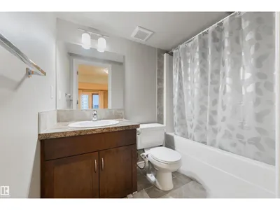 5932 12 AV SW photo 37