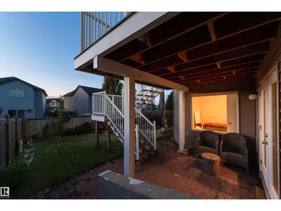 5932 12 AV SW photo 4