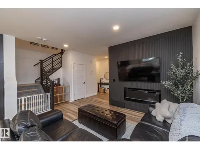 54 KINGSBURY CI photo 9