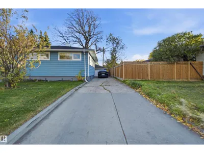 15933 95 AV NW photo 4